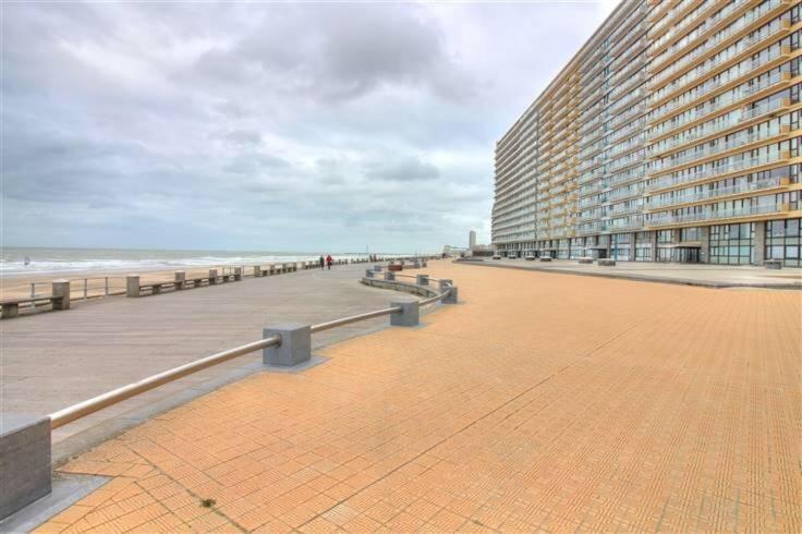 Panoramic Seaview Apartment With Free Private Garage Ostende Exterior foto